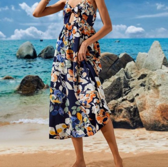 New Navy Abstract Cutout-Front Sleeveless Midi Dress - Picture 3 of 8